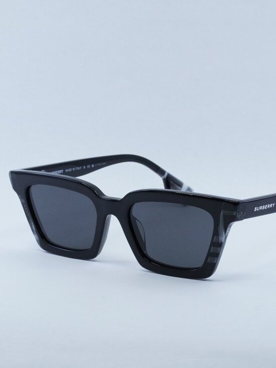 Burberry BE4392U 405187 Sunglasses Black Square Frame, Grey Lenses main image 7